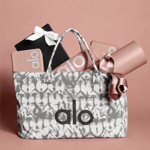 ALO Yoga Black and Gray Tote Bag NWT